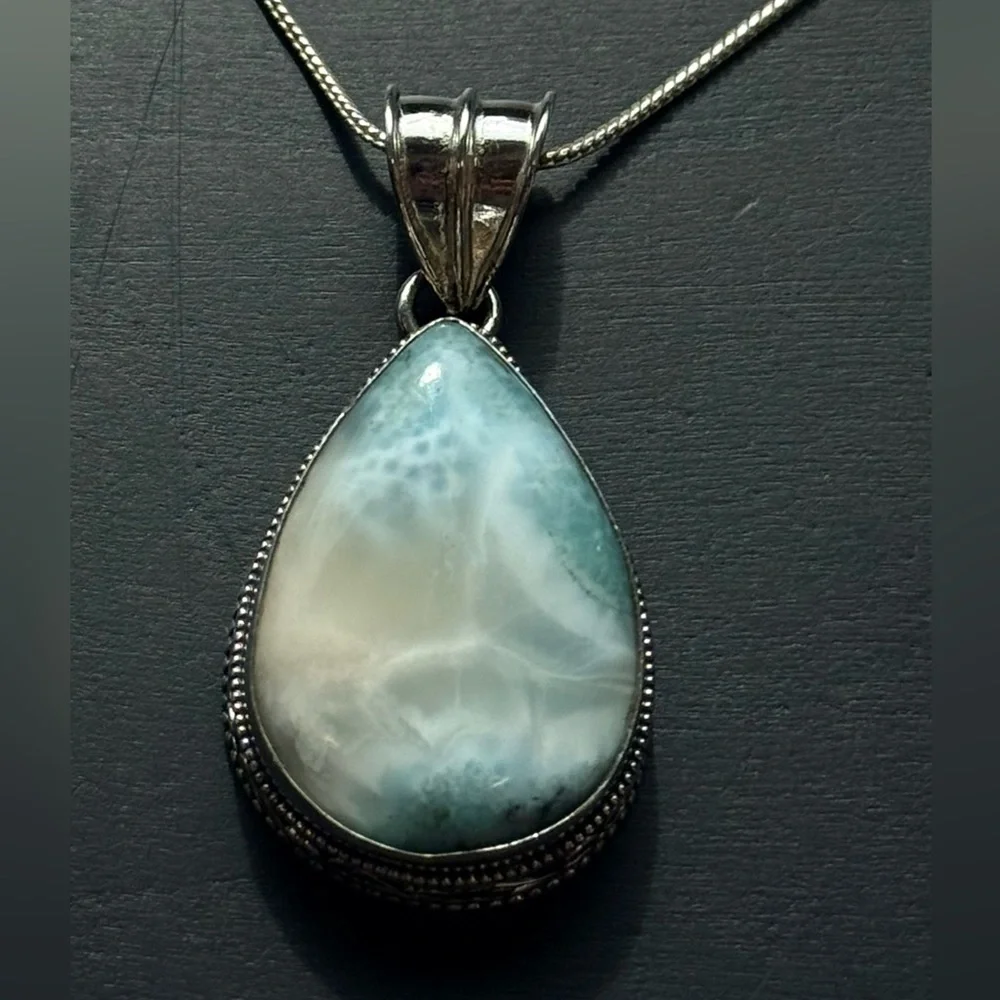 925 Sterling Silver Caribbean Blue Larimar Pendant - Picture 10 of 10